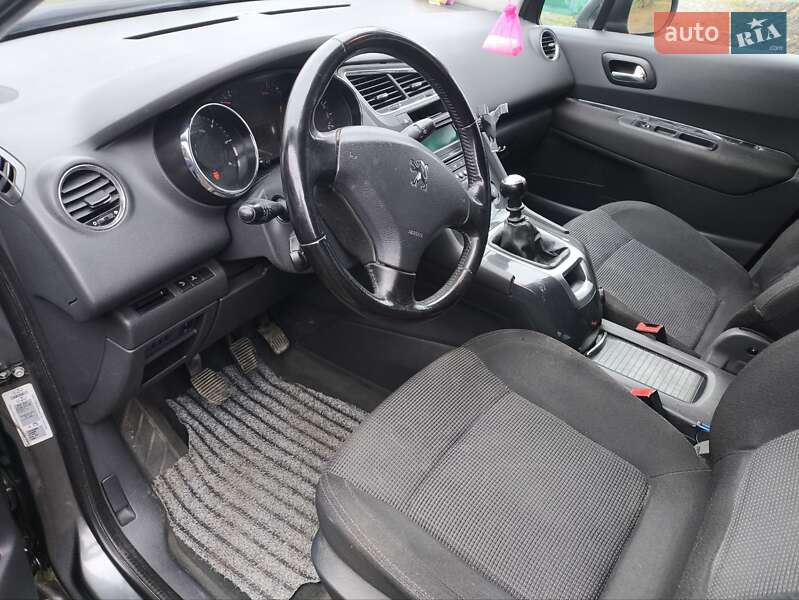 Микровэн Peugeot 5008 2009 в Звягеле