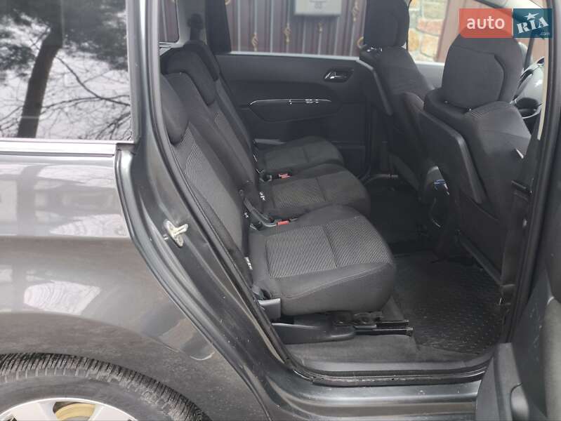 Микровэн Peugeot 5008 2009 в Звягеле