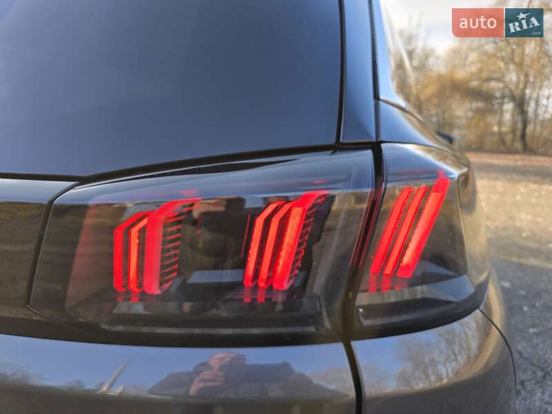 Внедорожник / Кроссовер Peugeot 5008 2021 в Калуше