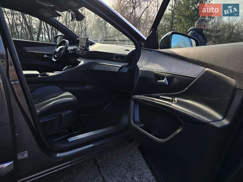 Внедорожник / Кроссовер Peugeot 5008 2021 в Калуше