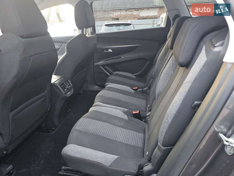 Позашляховик / Кросовер Peugeot 5008 2018 в Стрию