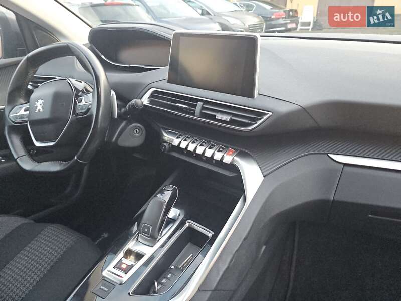 Позашляховик / Кросовер Peugeot 5008 2018 в Стрию