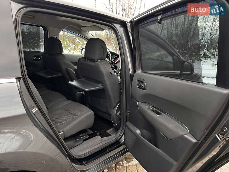Микровэн Peugeot 5008 2014 в Львове фото 22 Микровэн Peugeot 5008 2014 в Львове