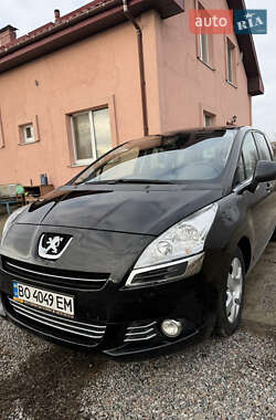 Микровэн Peugeot 5008 2013 в Пуховке