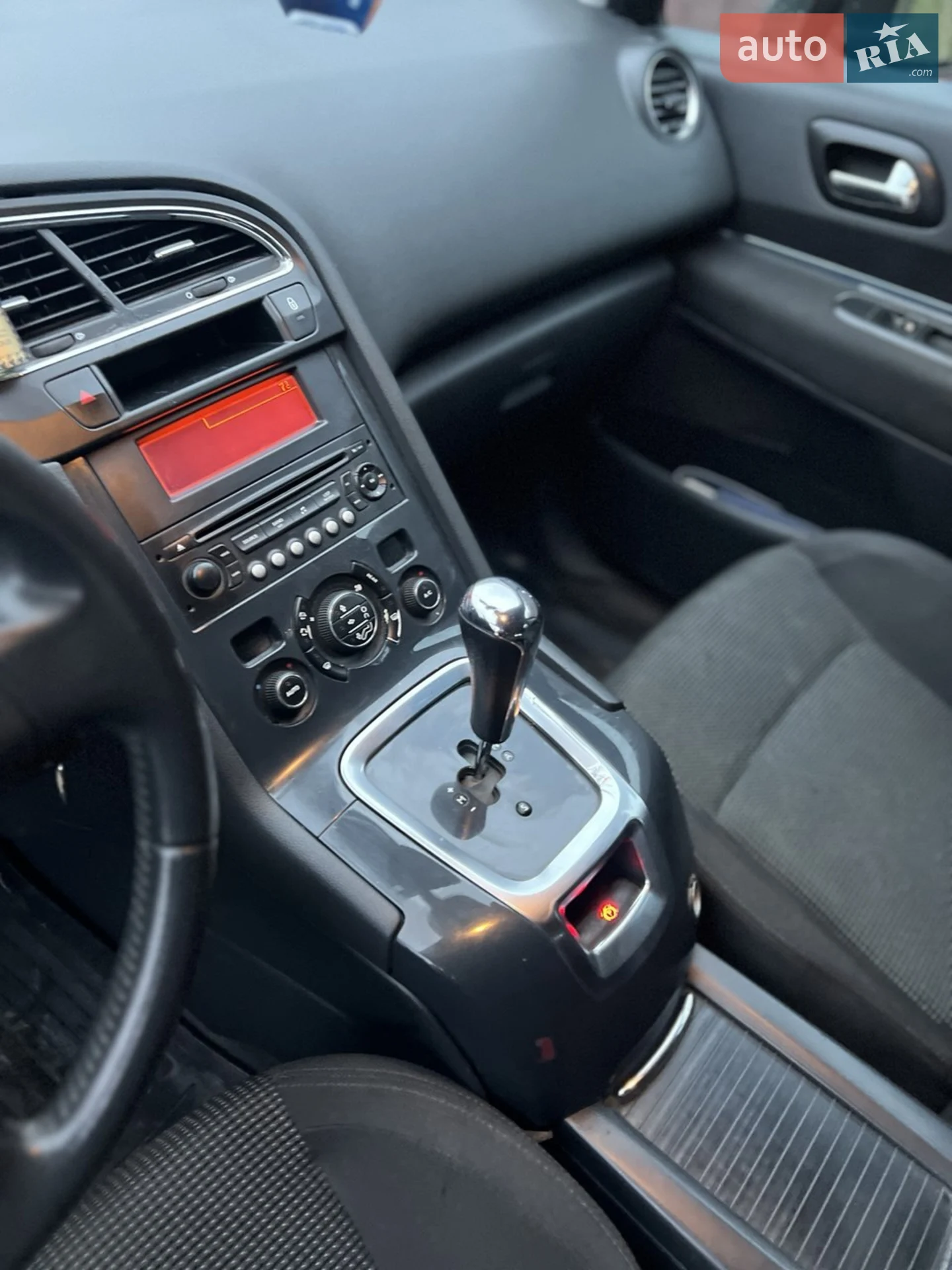 2011 Peugeot 5008 - мініатюра 9
