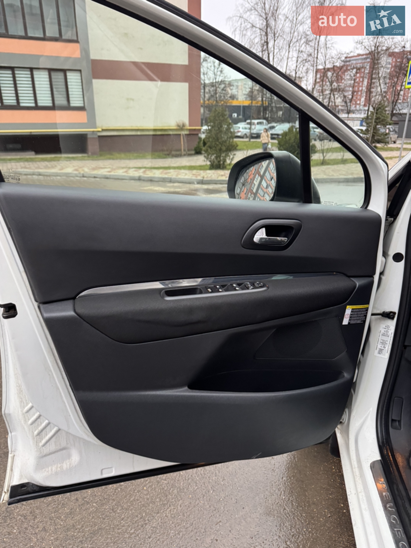 2011 Peugeot 5008 - мініатюра 13