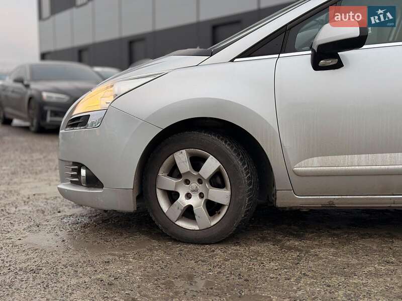 Микровэн Peugeot 5008 2011 в Львове фото 5 Микровэн Peugeot 5008 2011 в Львове