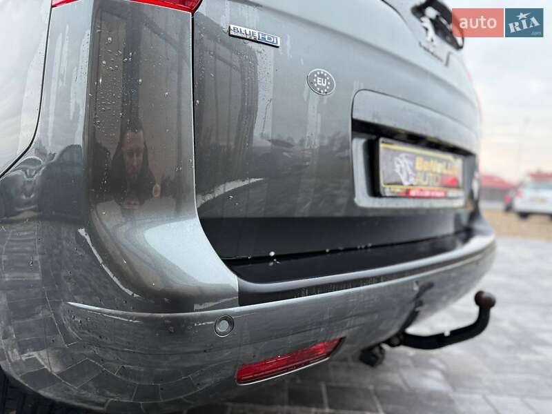 Микровэн Peugeot 5008 2015 в Коломые