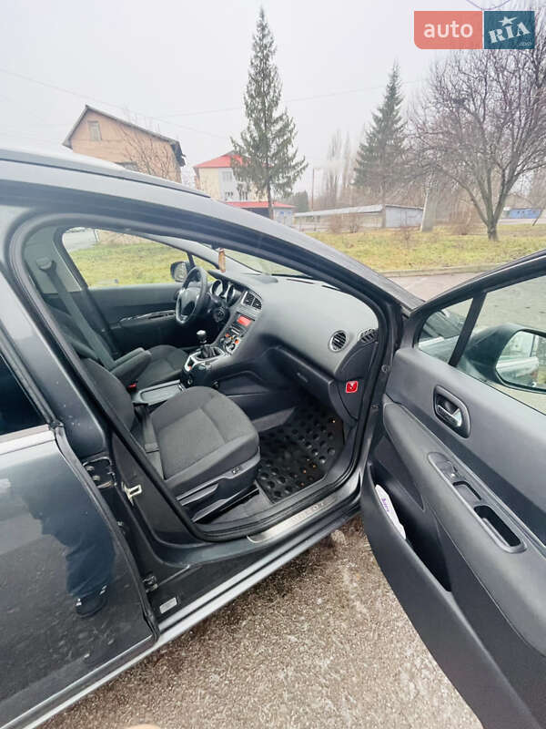 Микровэн Peugeot 5008 2013 в Конотопе