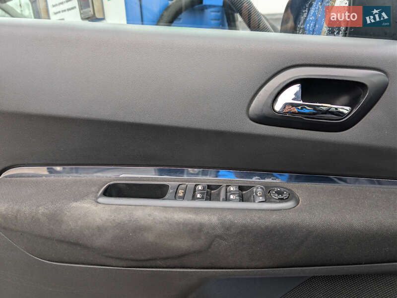 Мікровен Peugeot 5008 2011 в Івано-Франківську