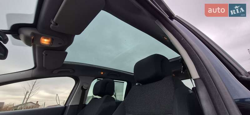 Микровэн Peugeot 5008 2010 в Киеве