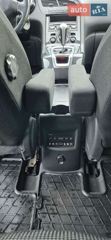 Микровэн Peugeot 5008 2010 в Киеве