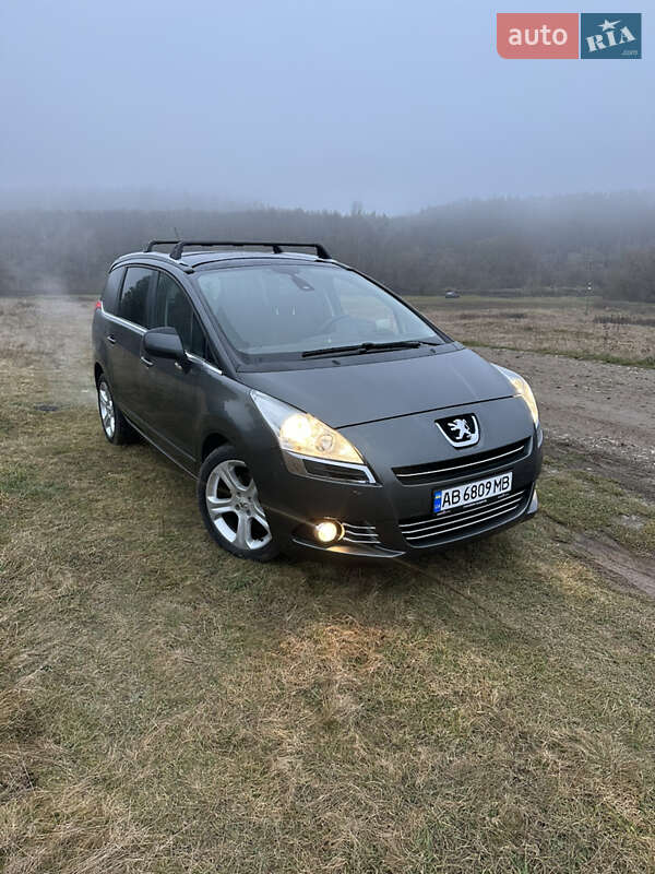 Peugeot 5008 2012