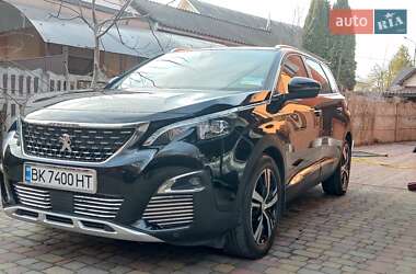 Внедорожник / Кроссовер Peugeot 5008 2017 в Ровно