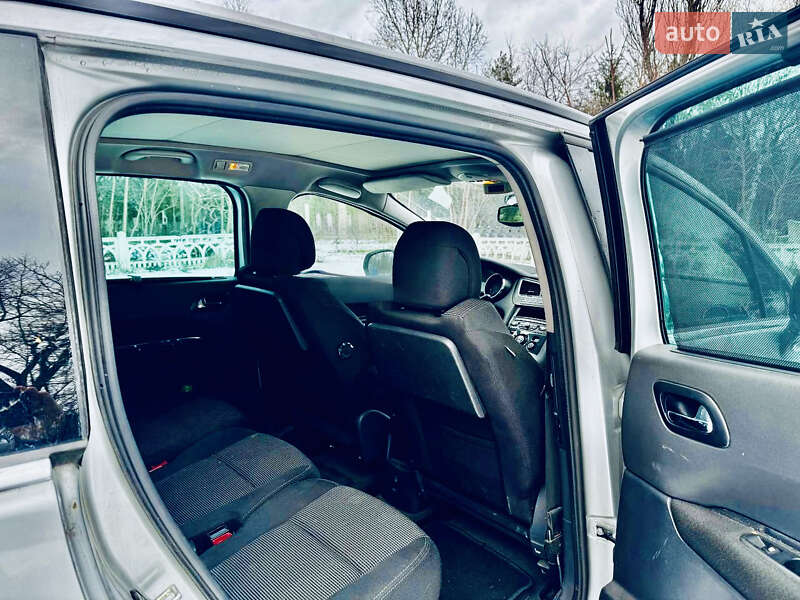 Микровэн Peugeot 5008 2009 в Каменском фото 5 Микровэн Peugeot 5008 2009 в Каменском
