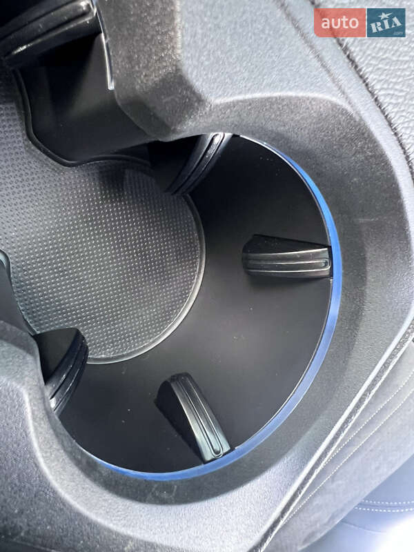 Позашляховик / Кросовер Peugeot 5008 2021 в Полтаві