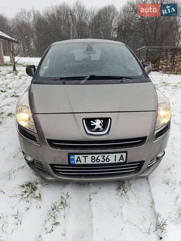 Peugeot 5008 2011