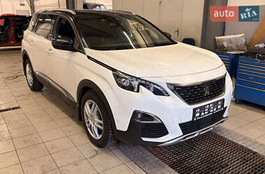 Внедорожник / Кроссовер Peugeot 5008 2020 в Киеве