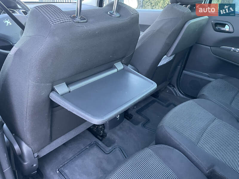 Микровэн Peugeot 5008 2010 в Почаеве