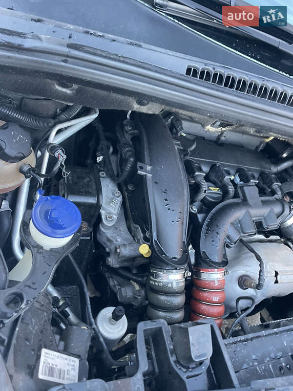 Микровэн Peugeot 5008 2010 в Почаеве