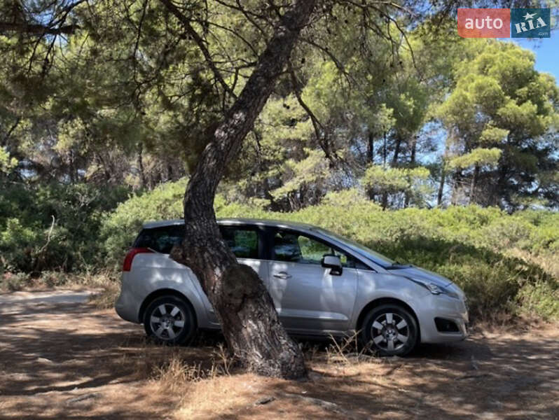 Peugeot 5008 2014
