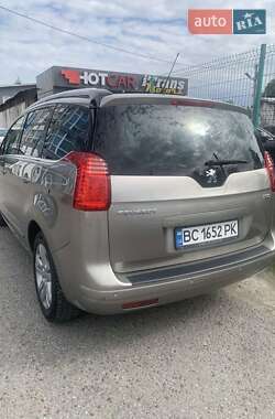 Мікровен Peugeot 5008 2010 в Стрию