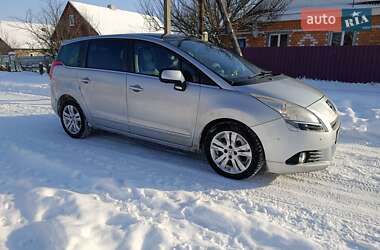 Микровэн Peugeot 5008 2012 в Старой Выжевке