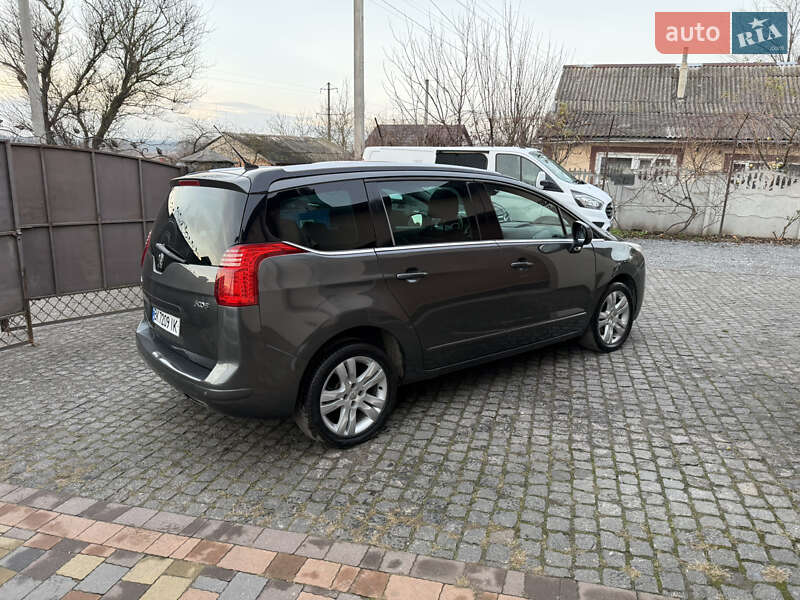 Микровэн Peugeot 5008 2013 в Дубно