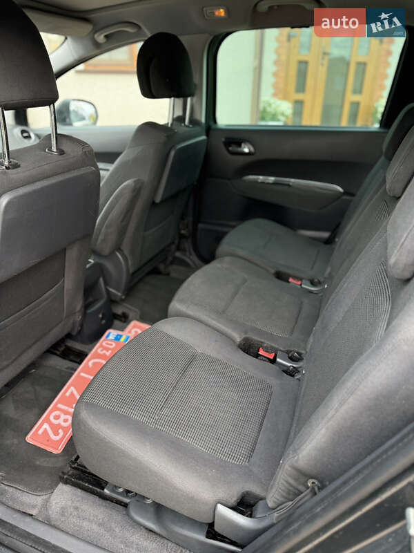 Микровэн Peugeot 5008 2013 в Дубно