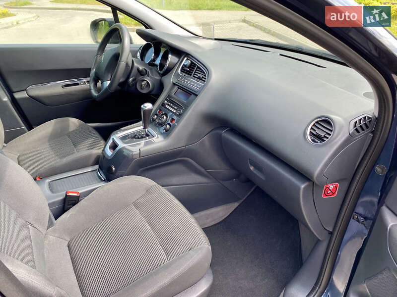 Микровэн Peugeot 5008 2012 в Львове