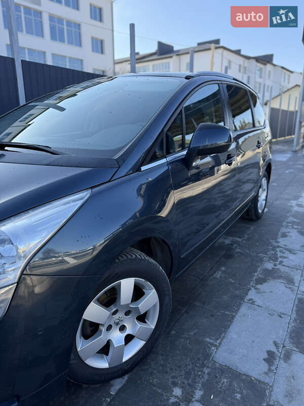 Peugeot 5008 2013
