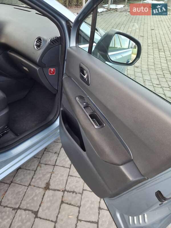 Микровэн Peugeot 5008 2010 в Львове фото 44 Микровэн Peugeot 5008 2010 в Львове