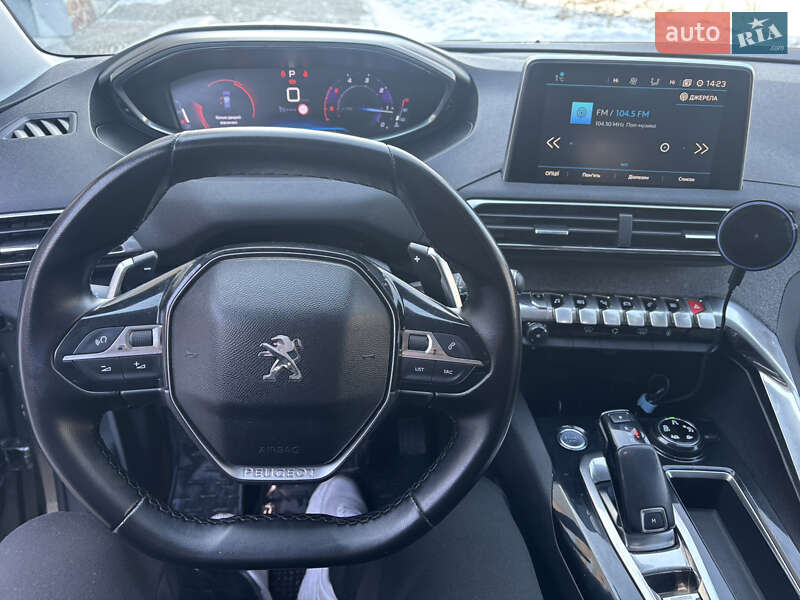 Внедорожник / Кроссовер Peugeot 5008 2017 в Тернополе