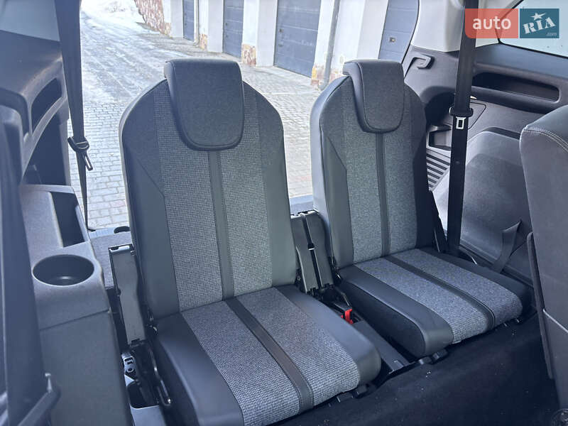 Внедорожник / Кроссовер Peugeot 5008 2017 в Тернополе