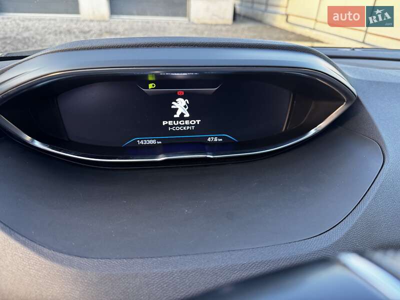 Внедорожник / Кроссовер Peugeot 5008 2020 в Луцке