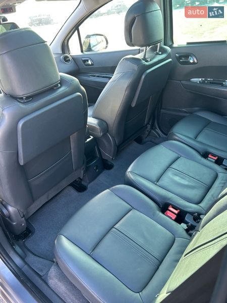 Микровэн Peugeot 5008 2015 в Виннице