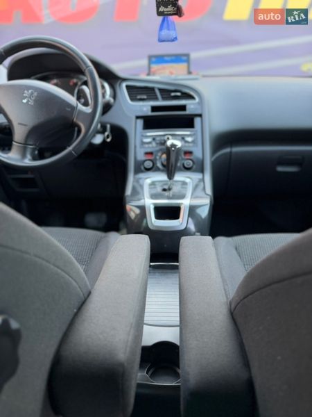 Микровэн Peugeot 5008 2013 в Стрые