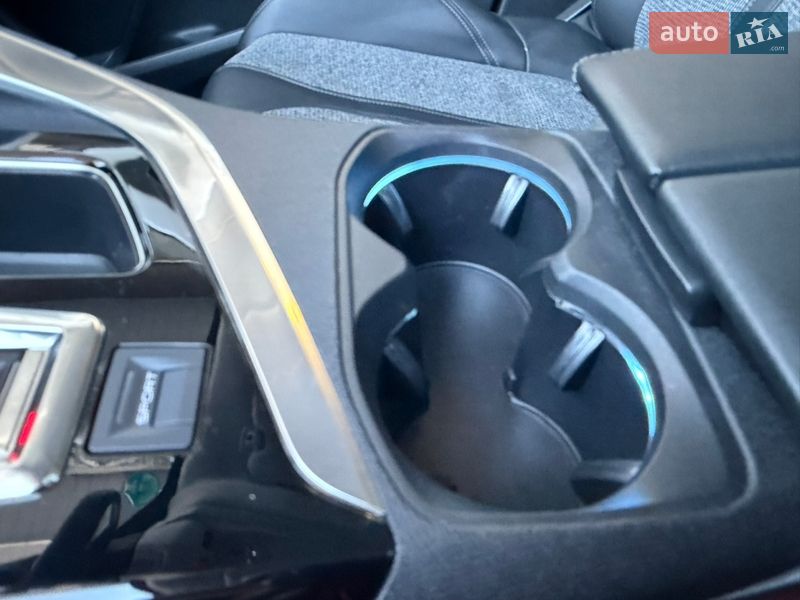 Внедорожник / Кроссовер Peugeot 5008 2019 в Тернополе