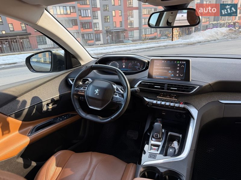 Внедорожник / Кроссовер Peugeot 5008 2017 в Тернополе