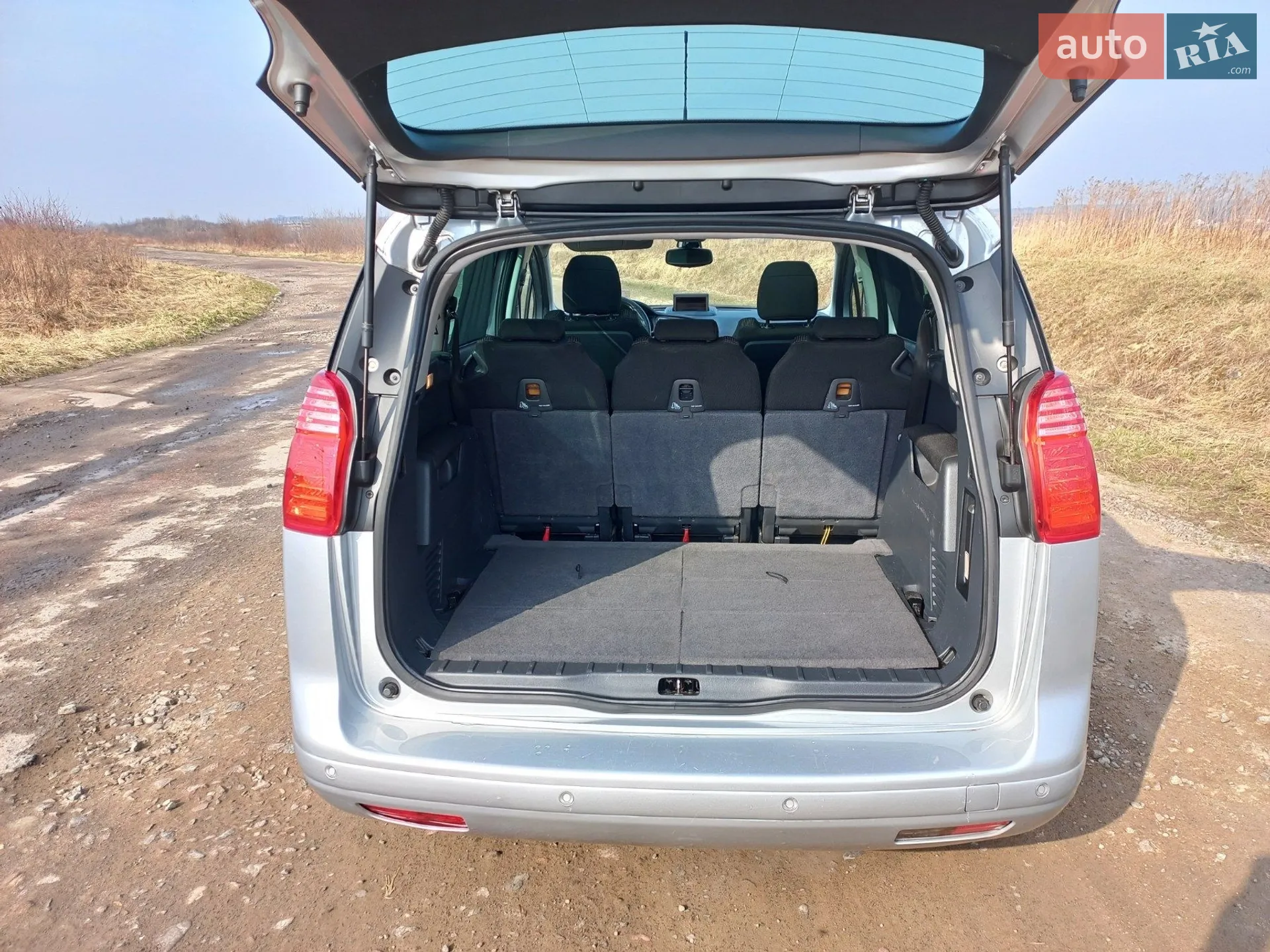2010 Peugeot 5008 - мініатюра 10