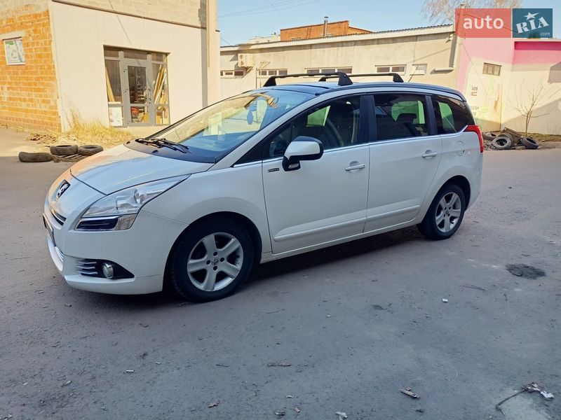 Peugeot 5008 2012