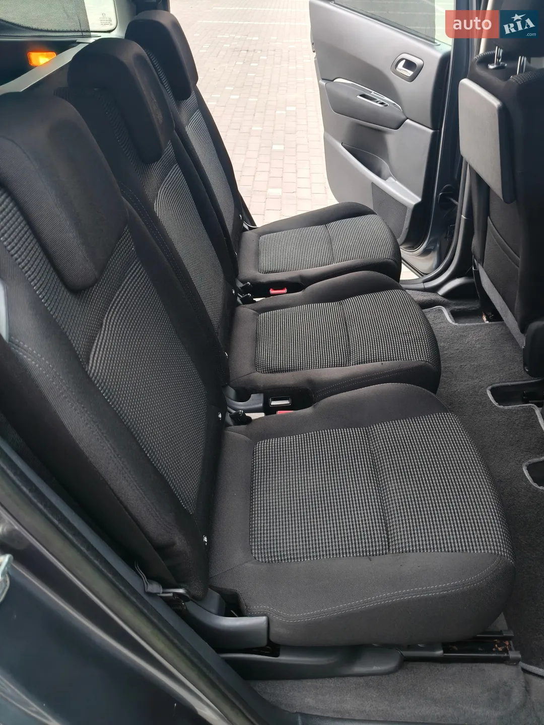 2011 Peugeot 5008 - мініатюра 15