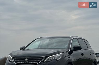 Позашляховик / Кросовер Peugeot 5008 2017 в Львові