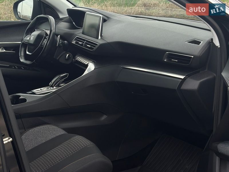 Внедорожник / Кроссовер Peugeot 5008 2017 в Львове фото 43 Внедорожник / Кроссовер Peugeot 5008 2017 в Львове