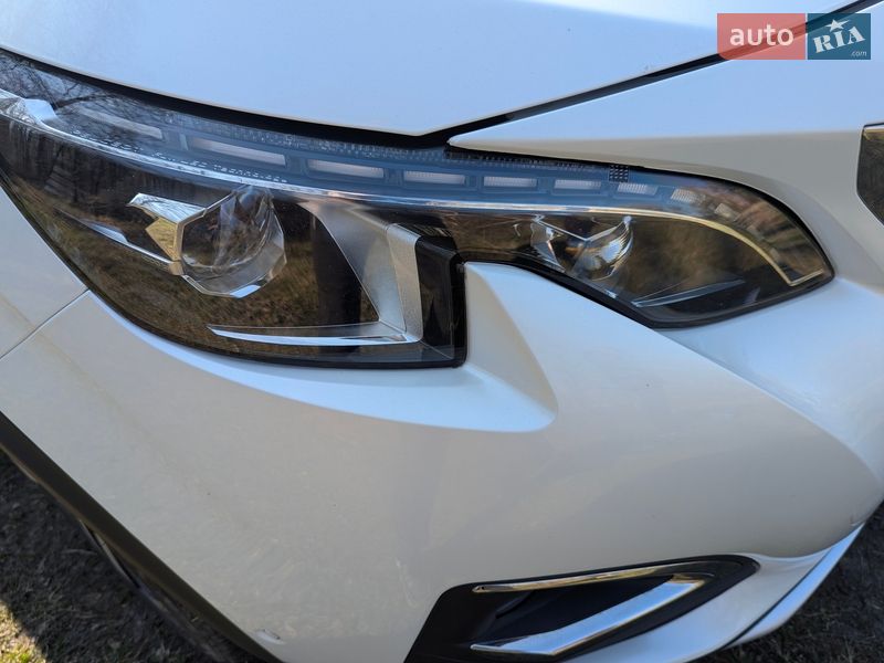 Позашляховик / Кросовер Peugeot 5008 2018 в Славуті