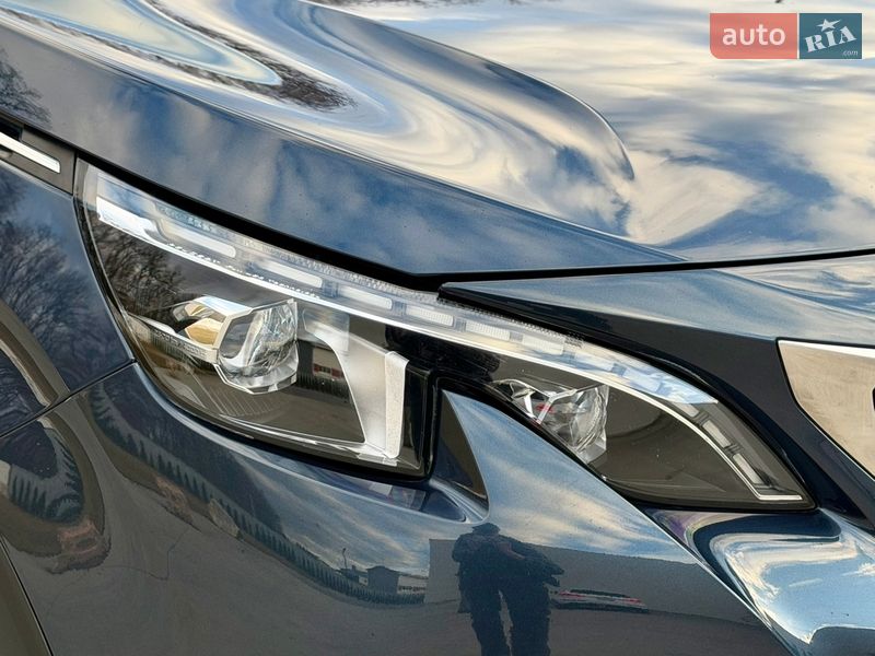 Внедорожник / Кроссовер Peugeot 5008 2019 в Луцке