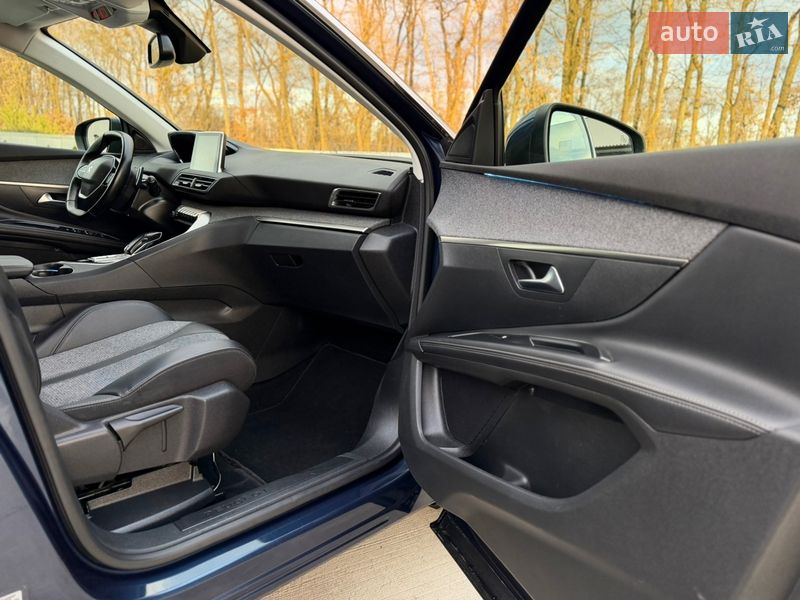 Внедорожник / Кроссовер Peugeot 5008 2019 в Луцке