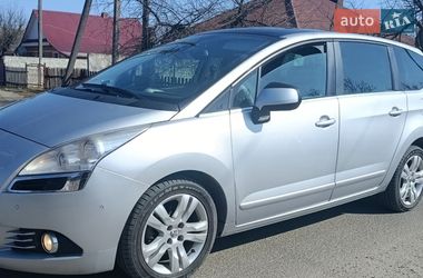Микровэн Peugeot 5008 2012 в Старой Выжевке