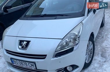 Микровэн Peugeot 5008 2010 в Шумске