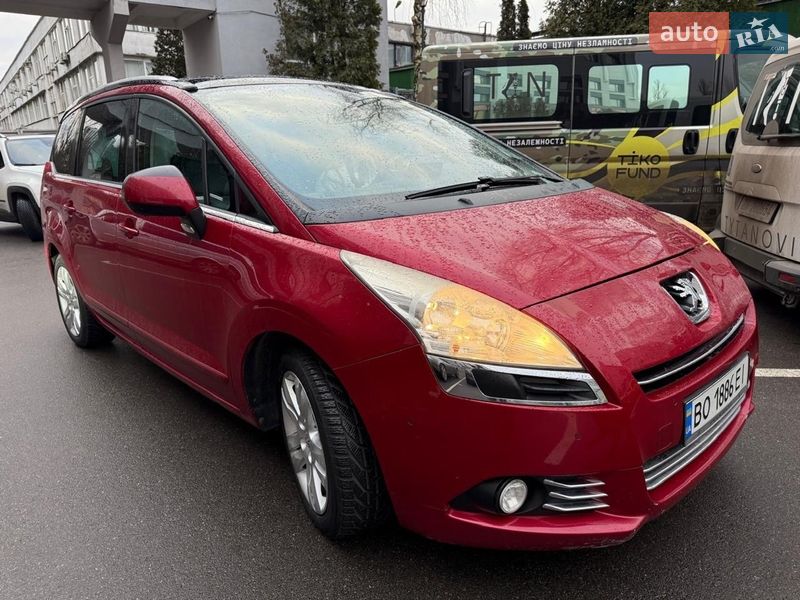 Микровэн Peugeot 5008 2011 в Киеве